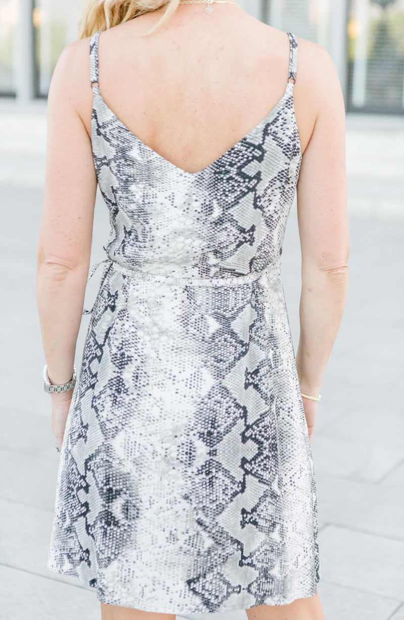Sanctuary Womens Snake Print Sleeveless Wrap Dress Gray XL Sanctuary Womens Snake Print Sleeveless Wrap Dress Gray XL